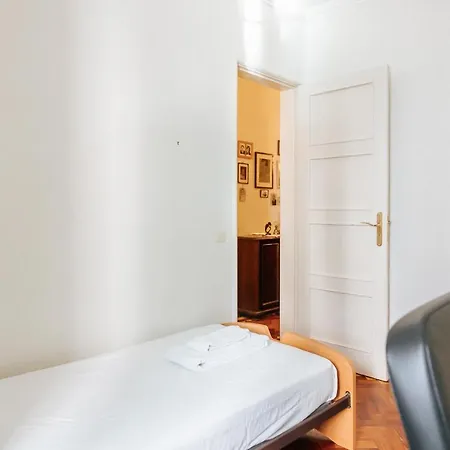 Guest house V Single Bed Av Da Republica *